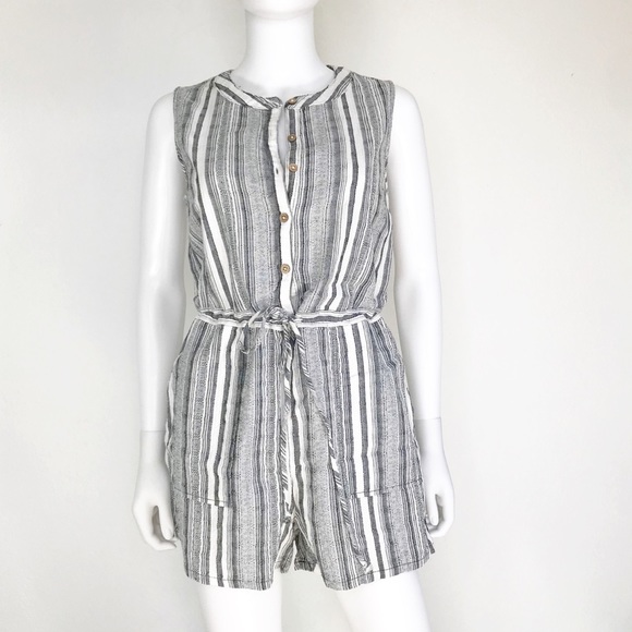 Universal Thread S Romper - Picture 1 of 14